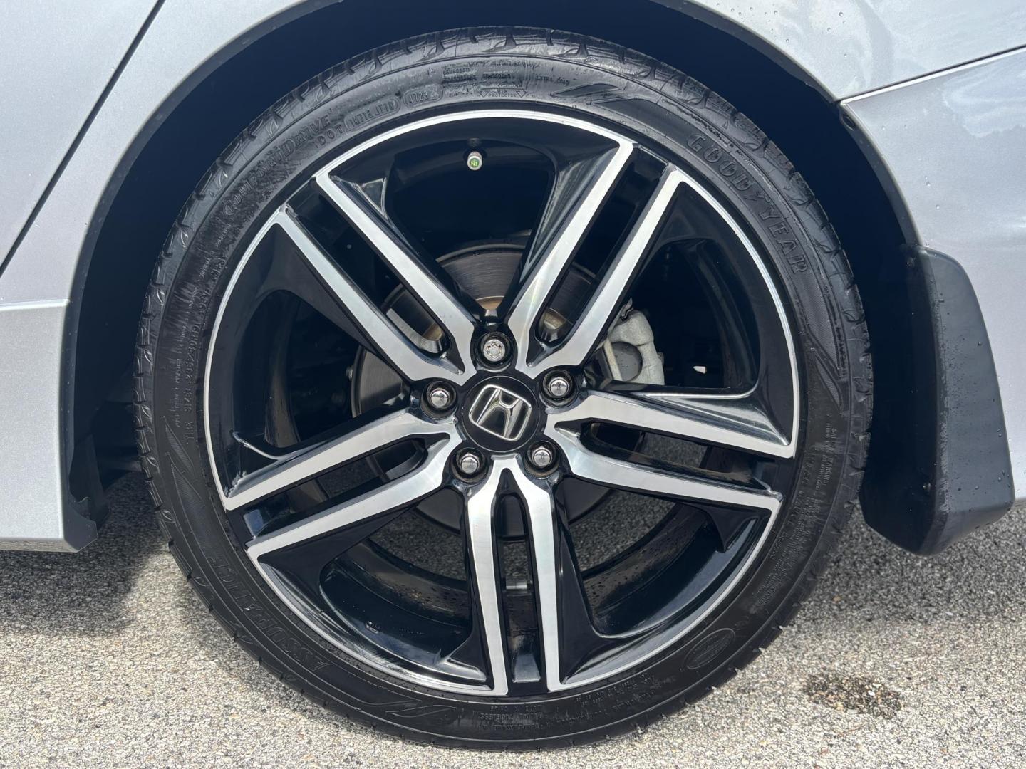 2017 SILVER /BLACK Honda Accord Sport Special Edition CVT (1HGCR2F10HA) with an 2.4L L4 DOHC 16V engine, CVT transmission, located at 11170 Summerlin Square Dr., Fort Myers Beach, FL, 33931, (239) 999-7777, 26.493546, -81.941628 - Photo#34