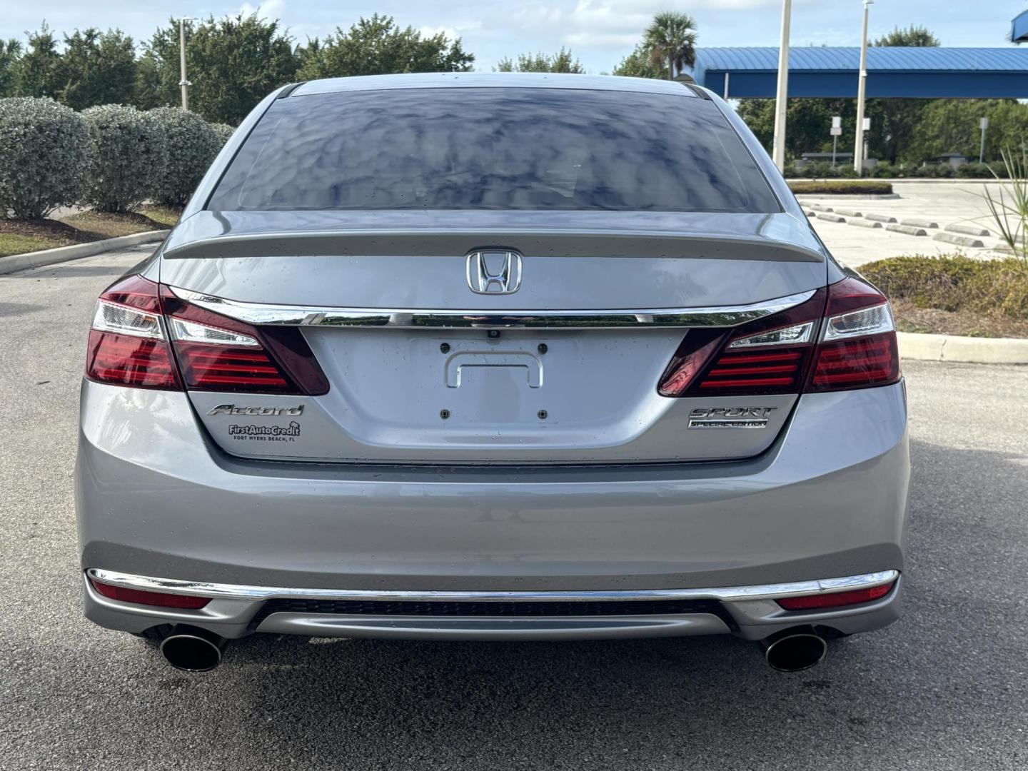 2017 SILVER /BLACK Honda Accord Sport Special Edition CVT (1HGCR2F10HA) with an 2.4L L4 DOHC 16V engine, CVT transmission, located at 11170 Summerlin Square Dr., Fort Myers Beach, FL, 33931, (239) 999-7777, 26.493546, -81.941628 - Photo#10
