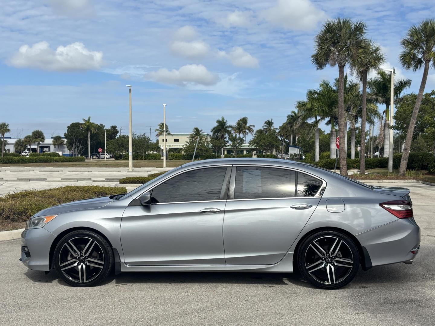 2017 SILVER /BLACK Honda Accord Sport Special Edition CVT (1HGCR2F10HA) with an 2.4L L4 DOHC 16V engine, CVT transmission, located at 11170 Summerlin Square Dr., Fort Myers Beach, FL, 33931, (239) 999-7777, 26.493546, -81.941628 - Photo#12