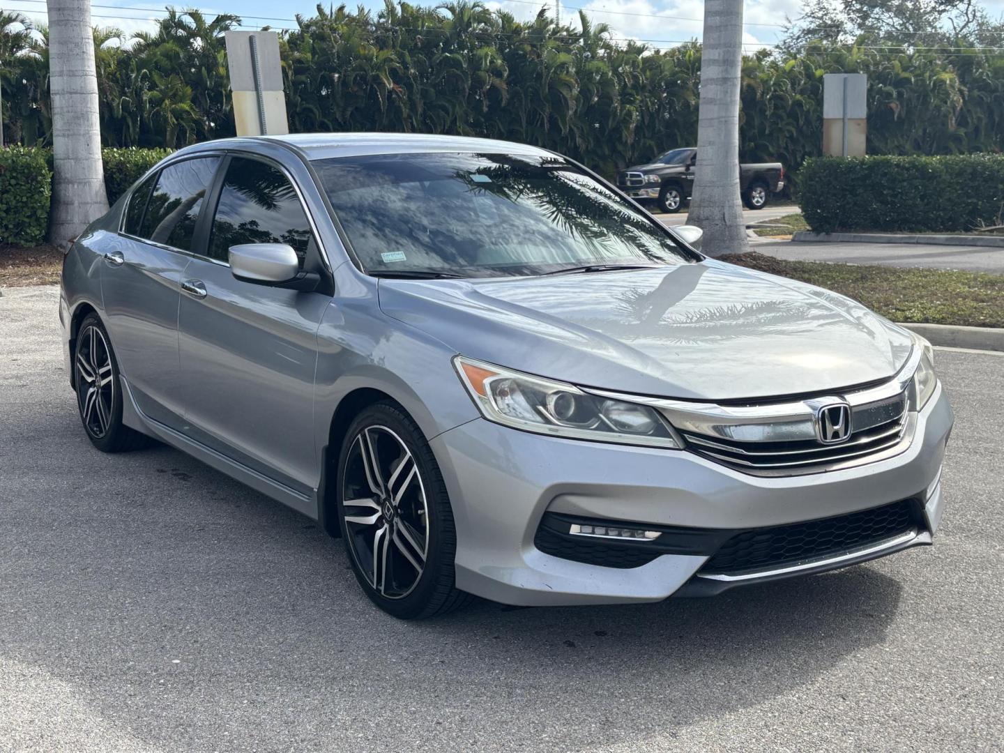2017 SILVER /BLACK Honda Accord Sport Special Edition CVT (1HGCR2F10HA) with an 2.4L L4 DOHC 16V engine, CVT transmission, located at 11170 Summerlin Square Dr., Fort Myers Beach, FL, 33931, (239) 999-7777, 26.493546, -81.941628 - Photo#8