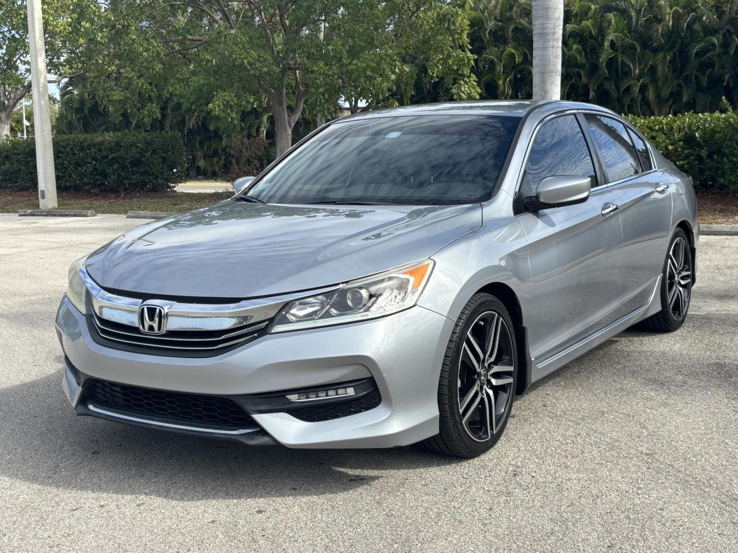 2017 SILVER /BLACK Honda Accord Sport Special Edition CVT (1HGCR2F10HA) with an 2.4L L4 DOHC 16V engine, CVT transmission, located at 11170 Summerlin Square Dr., Fort Myers Beach, FL, 33931, (239) 999-7777, 26.493546, -81.941628 - Photo#0