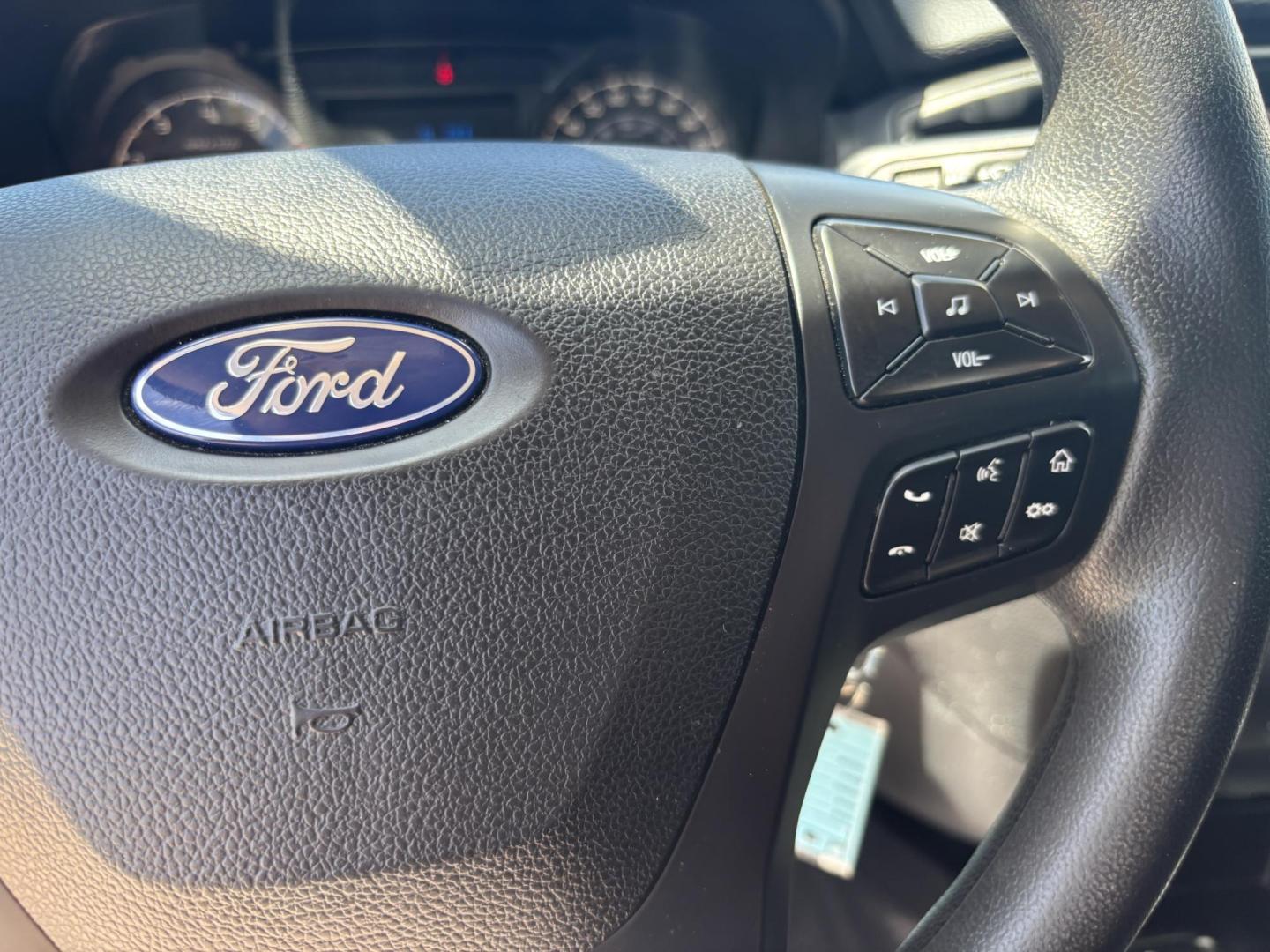 2020 WHITE /CHARCOAL Ford Ranger XL SuperCab 2WD (1FTER1EH9LL) with an 2.3L L4 DOHC 16V engine, 10A transmission, located at 11170 Summerlin Square Dr., Fort Myers Beach, FL, 33931, (239) 999-7777, 26.493546, -81.941628 - Carfax 1 Owner Prior Corporate Vehicle - Photo#31