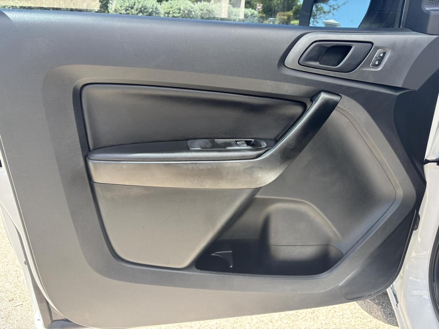 2020 WHITE /CHARCOAL Ford Ranger XL SuperCab 2WD (1FTER1EH9LL) with an 2.3L L4 DOHC 16V engine, 10A transmission, located at 11170 Summerlin Square Dr., Fort Myers Beach, FL, 33931, (239) 999-7777, 26.493546, -81.941628 - Carfax 1 Owner Prior Corporate Vehicle - Photo#37