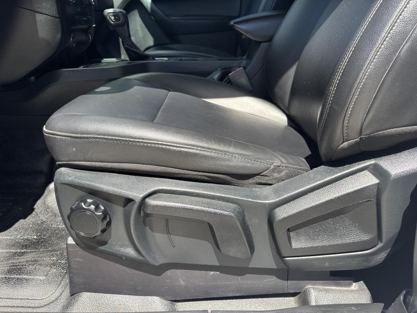 2020 WHITE /CHARCOAL Ford Ranger XL SuperCab 2WD (1FTER1EH9LL) with an 2.3L L4 DOHC 16V engine, 10A transmission, located at 11170 Summerlin Square Dr., Fort Myers Beach, FL, 33931, (239) 999-7777, 26.493546, -81.941628 - Carfax 1 Owner Prior Corporate Vehicle - Photo#9