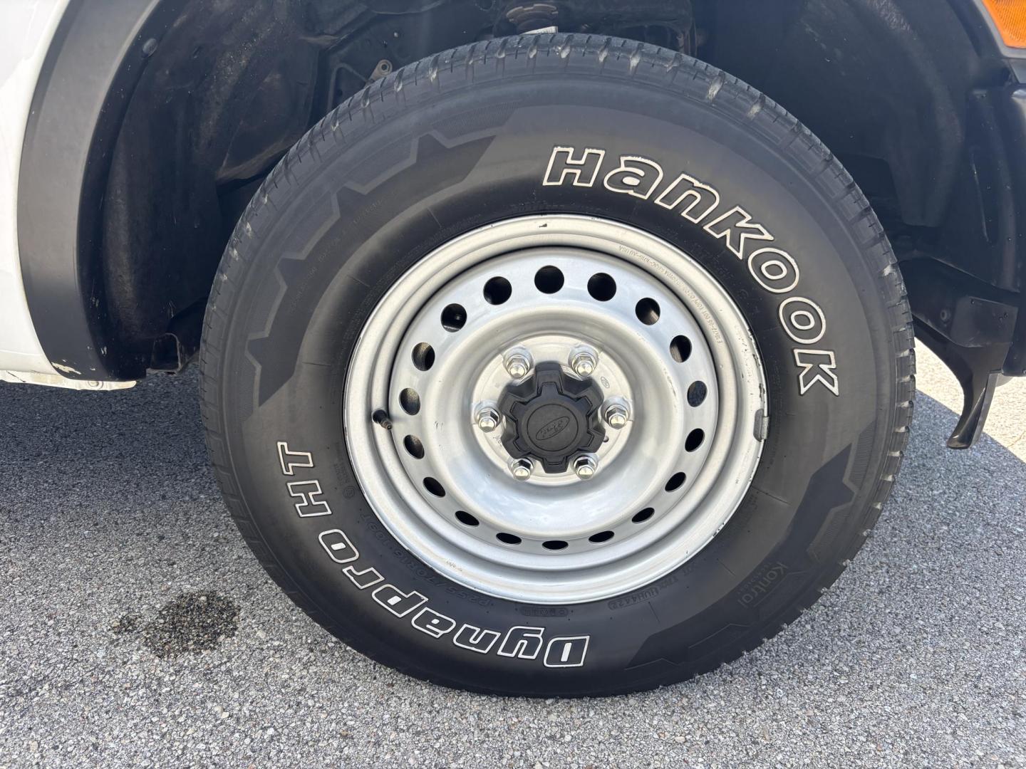 2020 WHITE /CHARCOAL Ford Ranger XL SuperCab 2WD (1FTER1EH9LL) with an 2.3L L4 DOHC 16V engine, 10A transmission, located at 11170 Summerlin Square Dr., Fort Myers Beach, FL, 33931, (239) 999-7777, 26.493546, -81.941628 - Carfax 1 Owner Prior Corporate Vehicle - Photo#42