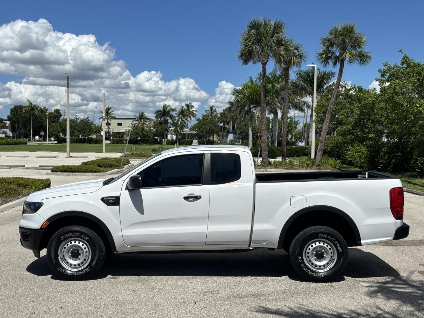 2020 WHITE /CHARCOAL Ford Ranger XL SuperCab 2WD (1FTER1EH9LL) with an 2.3L L4 DOHC 16V engine, 10A transmission, located at 11170 Summerlin Square Dr., Fort Myers Beach, FL, 33931, (239) 999-7777, 26.493546, -81.941628 - Carfax 1 Owner Prior Corporate Vehicle - Photo#22
