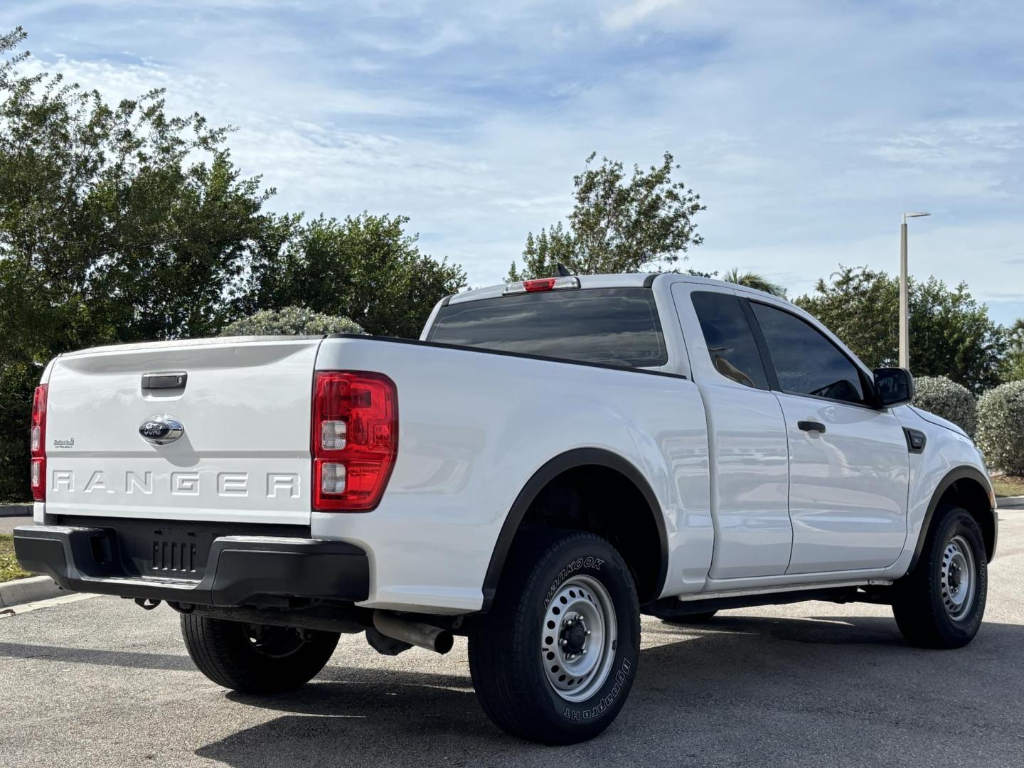 2020 WHITE /CHARCOAL Ford Ranger XL SuperCab 2WD (1FTER1EH9LL) with an 2.3L L4 DOHC 16V engine, 10A transmission, located at 11170 Summerlin Square Dr., Fort Myers Beach, FL, 33931, (239) 999-7777, 26.493546, -81.941628 - Carfax 1 Owner Prior Corporate Vehicle - Photo#7