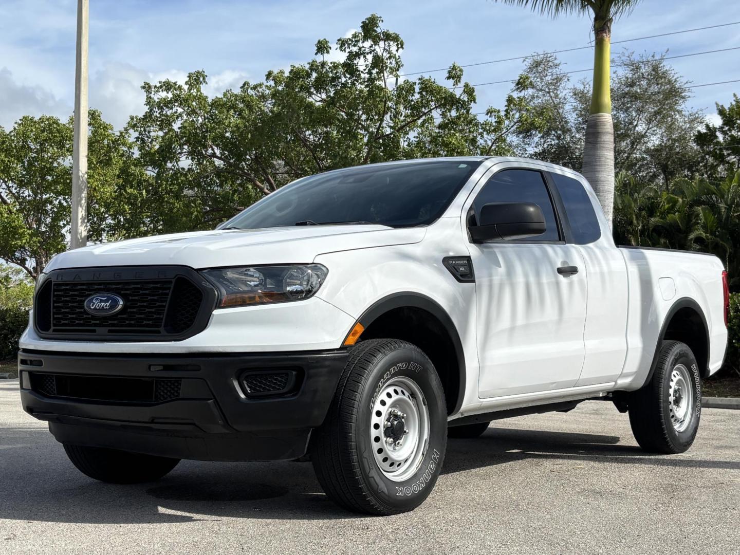 2020 WHITE /CHARCOAL Ford Ranger XL SuperCab 2WD (1FTER1EH9LL) with an 2.3L L4 DOHC 16V engine, 10A transmission, located at 11170 Summerlin Square Dr., Fort Myers Beach, FL, 33931, (239) 999-7777, 26.493546, -81.941628 - Carfax 1 Owner Prior Corporate Vehicle - Photo#1