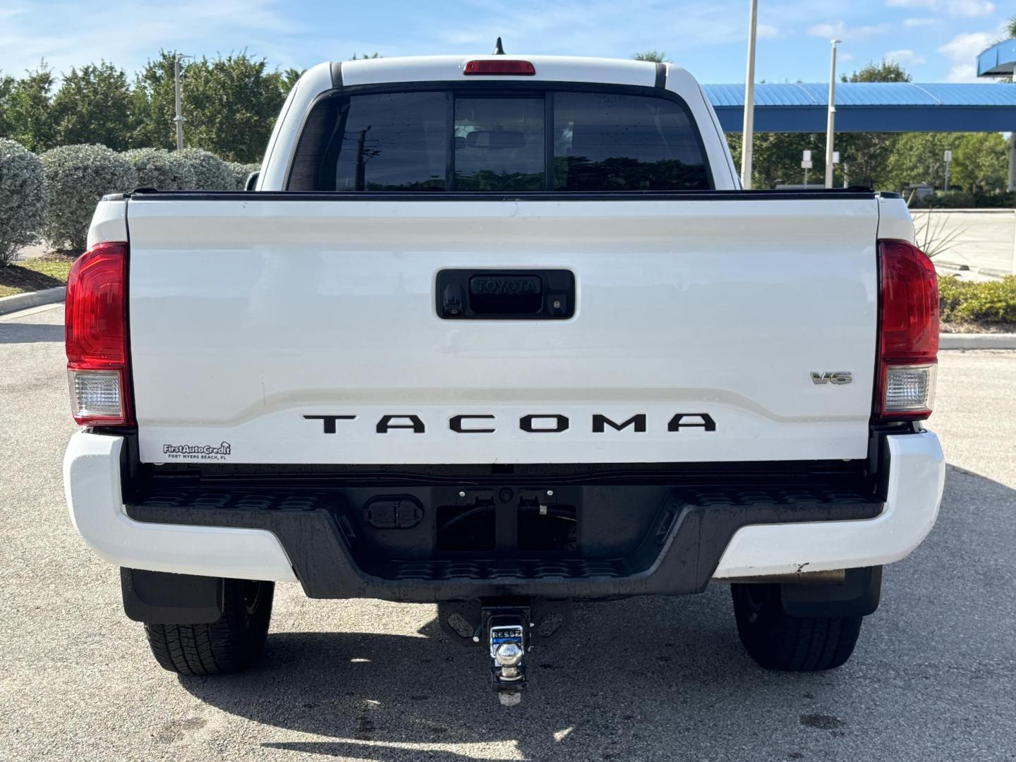 2017 WHITE /BLACK Toyota Tacoma TRD SPORT Access Cab V6 6AT 4WD (5TFSZ5AN8HX) with an 3.5L V6 DOHC 24V engine, 6A transmission, located at 11170 Summerlin Square Dr., Fort Myers Beach, FL, 33931, (239) 999-7777, 26.493546, -81.941628 - 2017 Toyota Tacoma TRD SPORT Carfax 1 Owner 36 Maintenance History - Photo#19