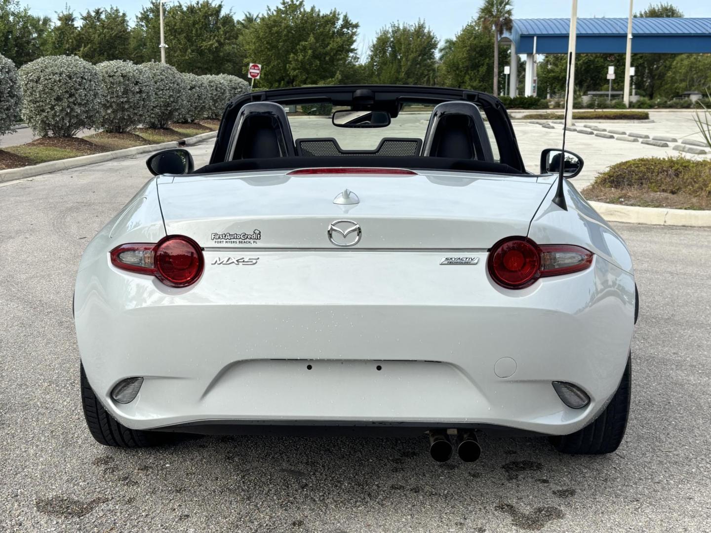 2016 GRAY /BLACK LEATHER Mazda MX-5 Miata Grand Touring 6AT (JM1NDAD74G0) with an 2.0L L4 DOHC 16V engine, 6A transmission, located at 11170 Summerlin Square Dr., Fort Myers Beach, FL, 33931, (239) 999-7777, 26.493546, -81.941628 - Photo#13