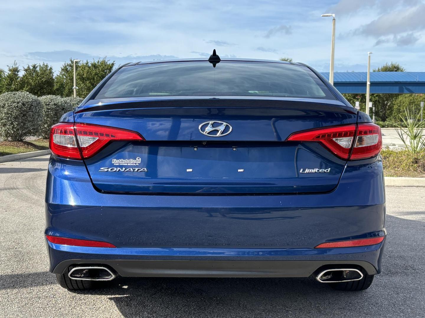 2015 BLUE /LIGHT GRAY LEATHER Hyundai Sonata Sport Limited Sport (5NPE34AF3FH) with an 2.4L L4 DOHC 16V engine, 6-Speed Automatic transmission, located at 11170 Summerlin Square Dr., Fort Myers Beach, FL, 33931, (239) 999-7777, 26.493546, -81.941628 - Photo#6