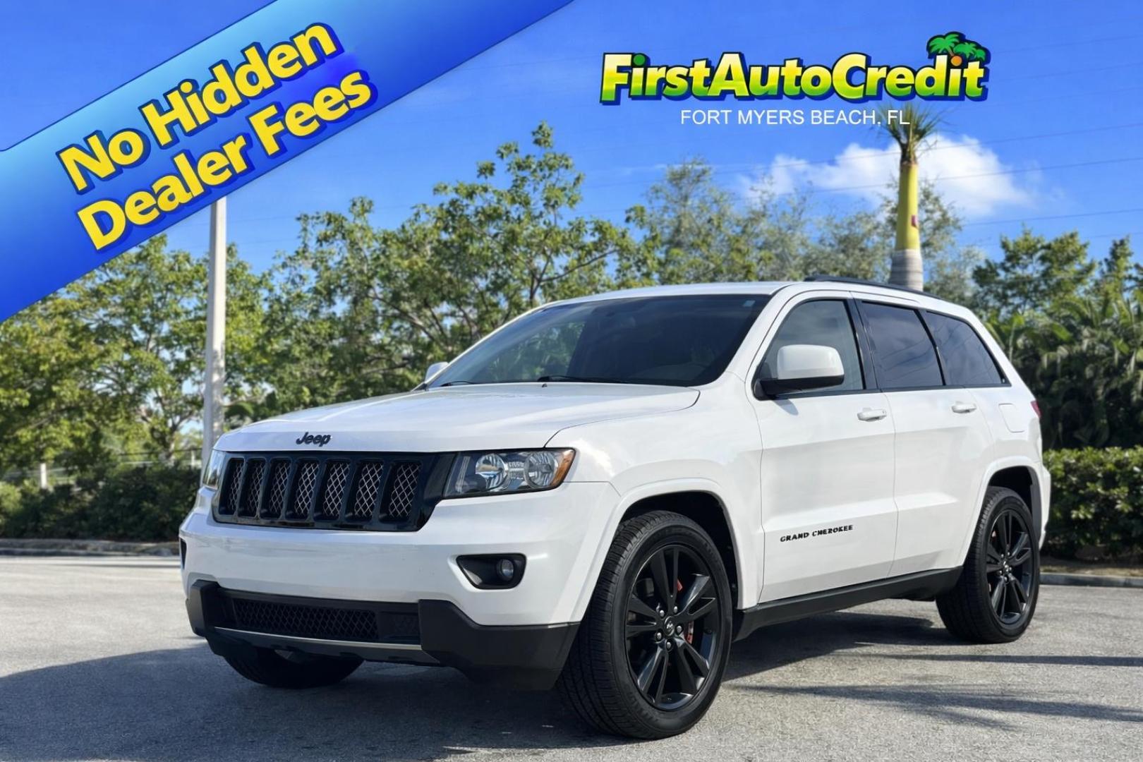 2013 WHITE /BLACK LEATHER Jeep Grand Cherokee Laredo 4WD (1C4RJFAG9DC) with an 3.6L V6 DOHC 24V engine, 5-Speed Automatic transmission, located at 11170 Summerlin Square Dr., Fort Myers Beach, FL, 33931, (239) 999-7777, 26.493546, -81.941628 - Photo#0