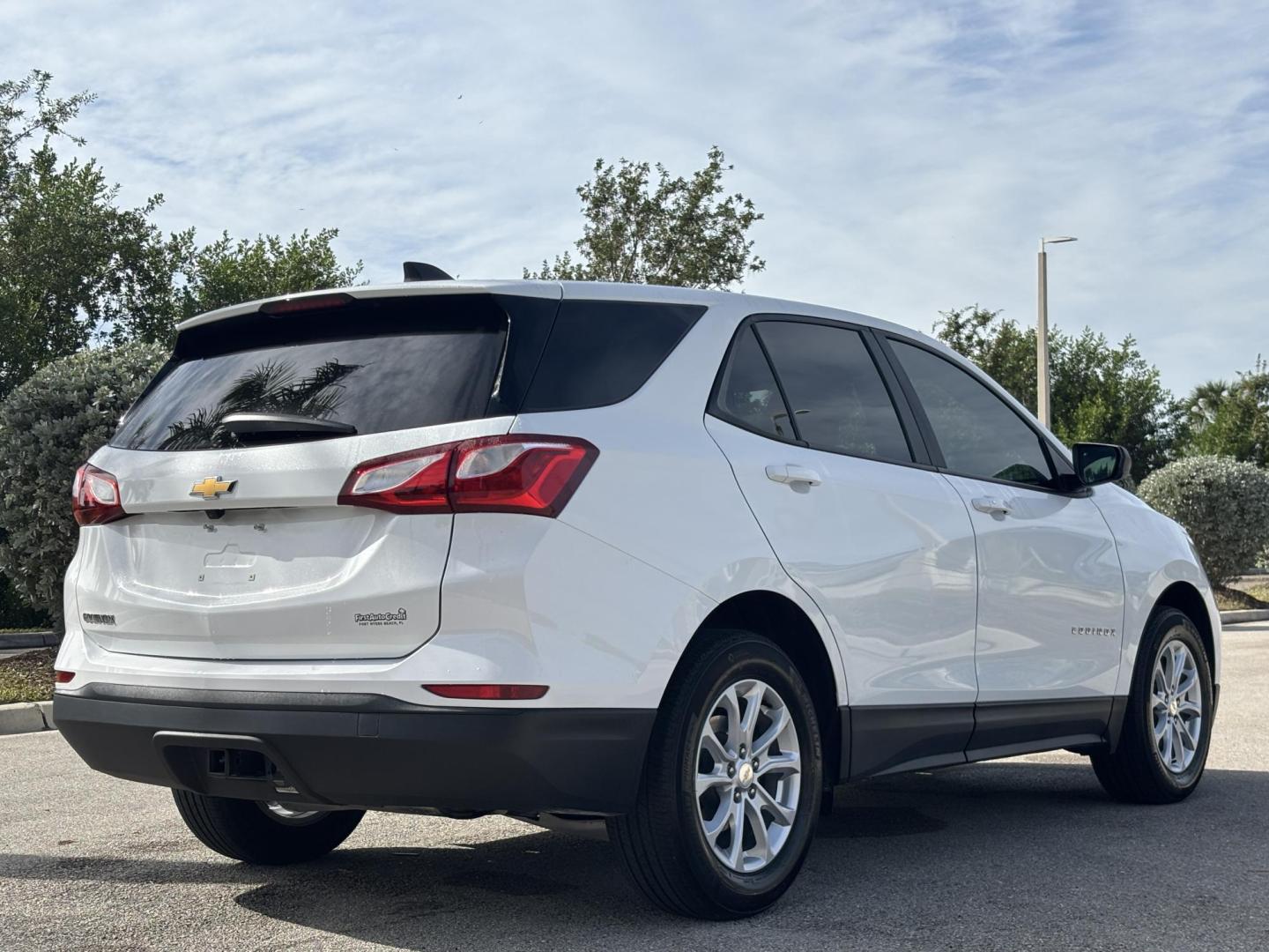 2020 WHITE /CHARCOAL/GRAY CLOTH Chevrolet Equinox LS 2WD (3GNAXHEV3LS) with an 1.5L L4 DIR DOHC 16V TURBO engine, 6A transmission, located at 11170 Summerlin Square Dr., Fort Myers Beach, FL, 33931, (239) 999-7777, 26.493546, -81.941628 - Photo#12