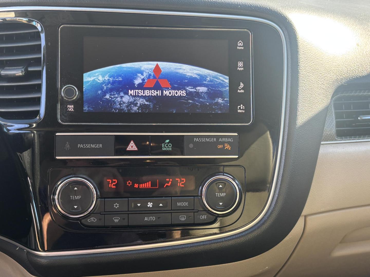 2019 WHITE /TAN LEATHER Mitsubishi Outlander SE 2WD (JA4AD3A34KZ) with an 2.4L L4 DOHC 16V engine, CVT transmission, located at 11170 Summerlin Square Dr., Fort Myers Beach, FL, 33931, (239) 999-7777, 26.493546, -81.941628 - 3rd Row Vehicle 7 Passenger - Photo#11