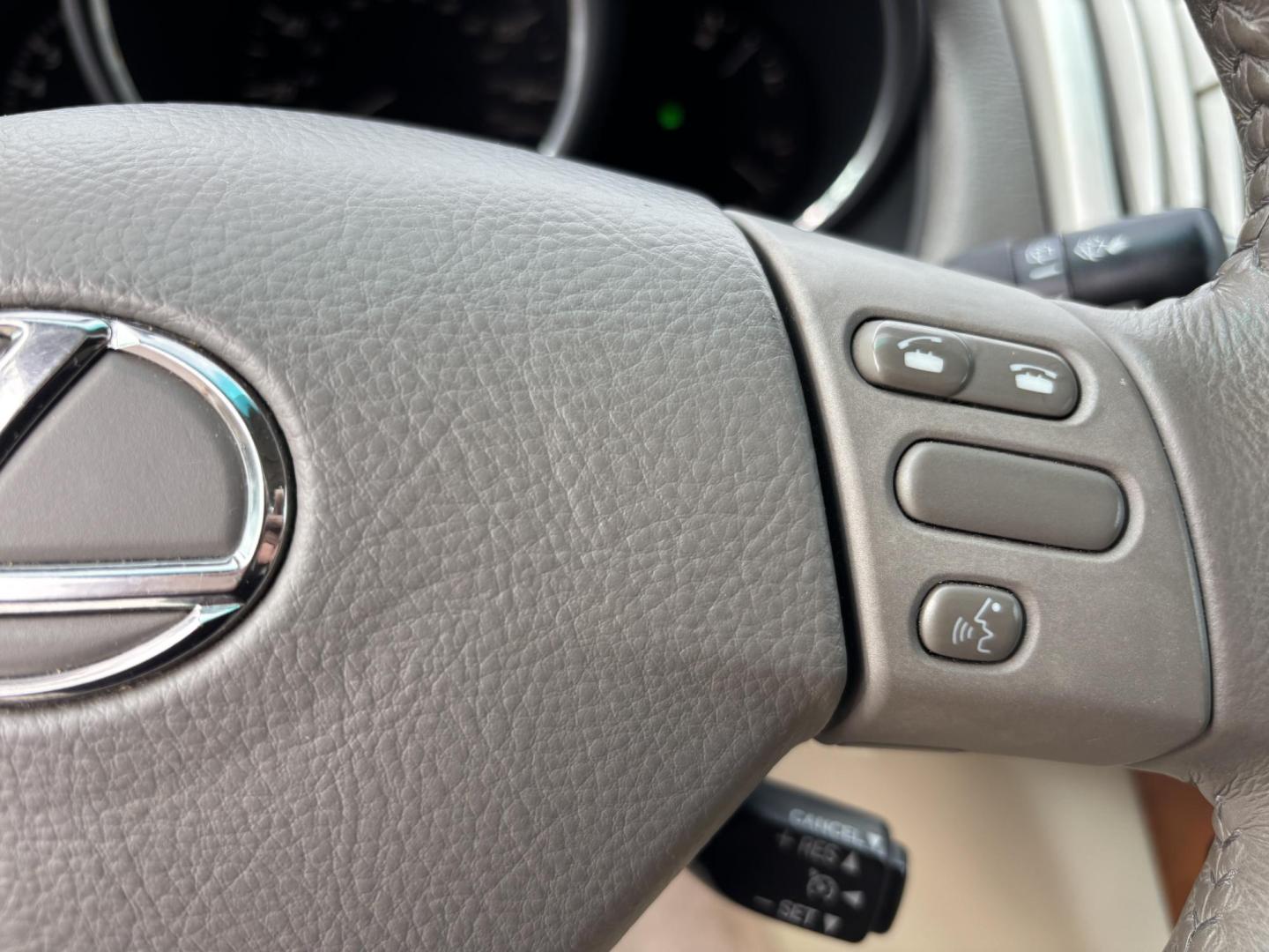 2009 WHITE /BEIGE LEEATHER Lexus RX 350 FWD (2T2GK31U59C) with an 3.5L V6 DOHC 24V engine, 5-Speed Automatic Overdrive transmission, located at 11170 Summerlin Square Dr., Fort Myers Beach, FL, 33931, (239) 999-7777, 26.493546, -81.941628 - Photo#35