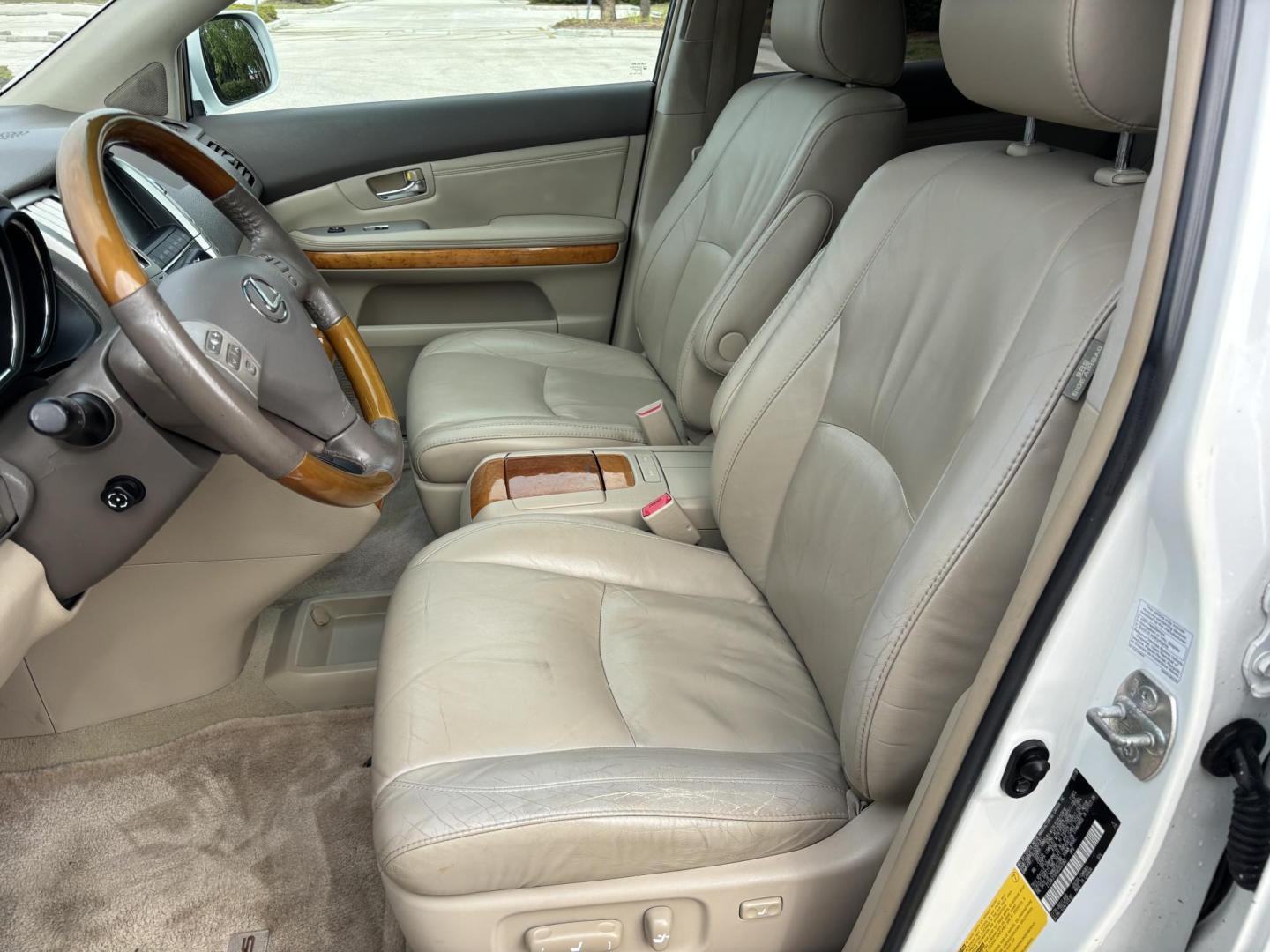 2009 WHITE /BEIGE LEEATHER Lexus RX 350 FWD (2T2GK31U59C) with an 3.5L V6 DOHC 24V engine, 5-Speed Automatic Overdrive transmission, located at 11170 Summerlin Square Dr., Fort Myers Beach, FL, 33931, (239) 999-7777, 26.493546, -81.941628 - Photo#10