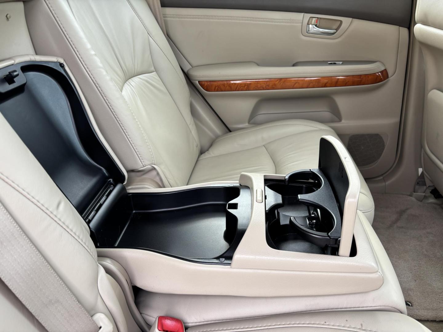 2009 WHITE /BEIGE LEEATHER Lexus RX 350 FWD (2T2GK31U59C) with an 3.5L V6 DOHC 24V engine, 5-Speed Automatic Overdrive transmission, located at 11170 Summerlin Square Dr., Fort Myers Beach, FL, 33931, (239) 999-7777, 26.493546, -81.941628 - Photo#25