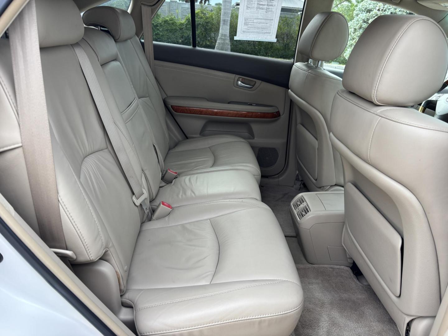 2009 WHITE /BEIGE LEEATHER Lexus RX 350 FWD (2T2GK31U59C) with an 3.5L V6 DOHC 24V engine, 5-Speed Automatic Overdrive transmission, located at 11170 Summerlin Square Dr., Fort Myers Beach, FL, 33931, (239) 999-7777, 26.493546, -81.941628 - Photo#23