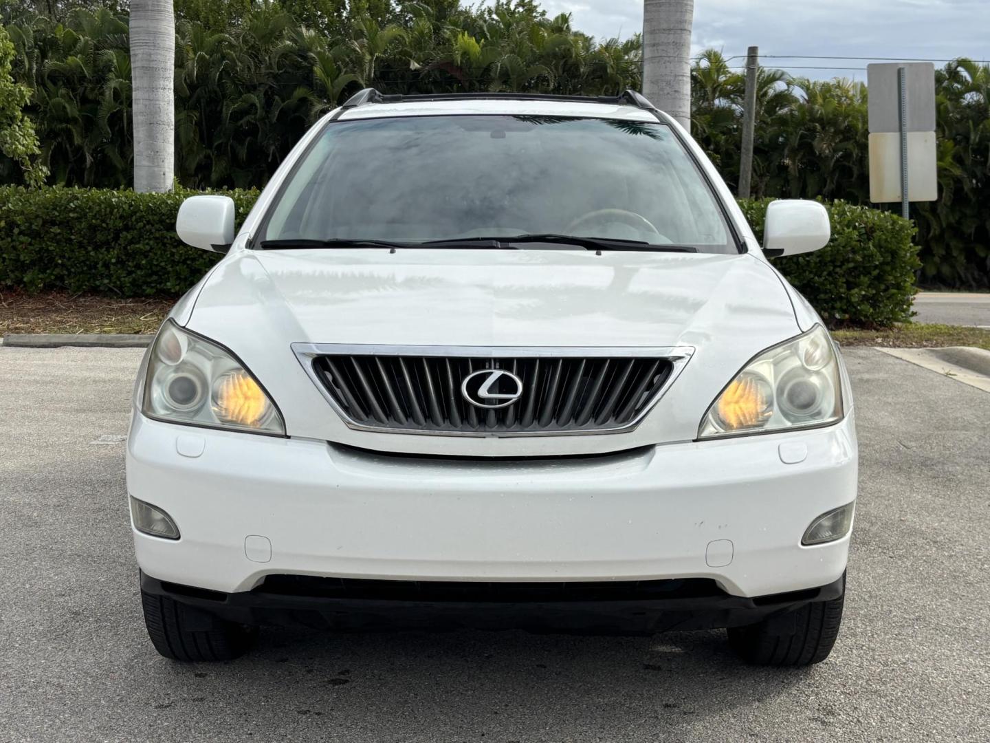 2009 WHITE /BEIGE LEEATHER Lexus RX 350 FWD (2T2GK31U59C) with an 3.5L V6 DOHC 24V engine, 5-Speed Automatic Overdrive transmission, located at 11170 Summerlin Square Dr., Fort Myers Beach, FL, 33931, (239) 999-7777, 26.493546, -81.941628 - Photo#2
