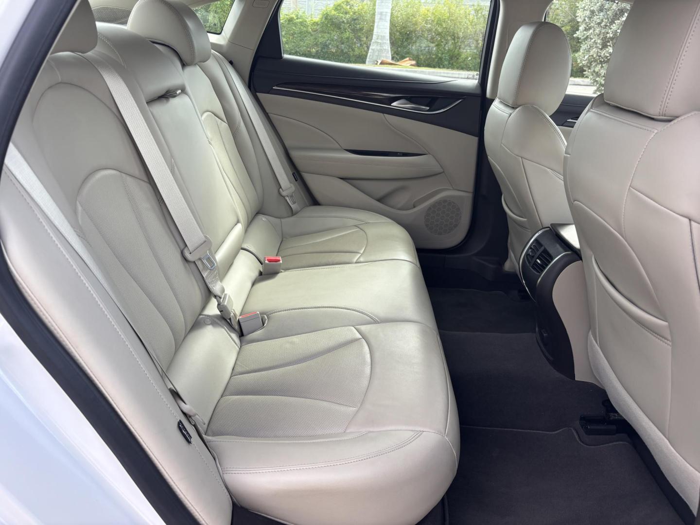 2018 WHITE /BEIGE LEATHER Buick LaCrosse Essence (1G4ZP5SS7JU) with an 3.6L V6 DOHC 24V engine, 8A transmission, located at 11170 Summerlin Square Dr., Fort Myers Beach, FL, 33931, (239) 999-7777, 26.493546, -81.941628 - Photo#20