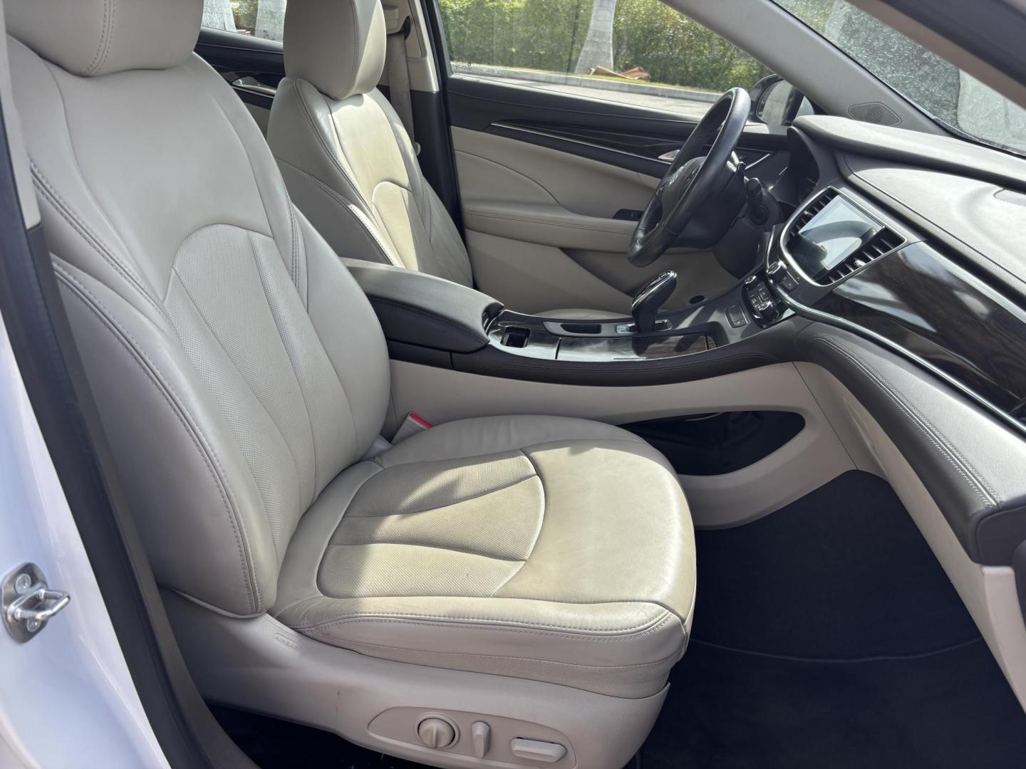 2018 WHITE /BEIGE LEATHER Buick LaCrosse Essence (1G4ZP5SS7JU) with an 3.6L V6 DOHC 24V engine, 8A transmission, located at 11170 Summerlin Square Dr., Fort Myers Beach, FL, 33931, (239) 999-7777, 26.493546, -81.941628 - Photo#17