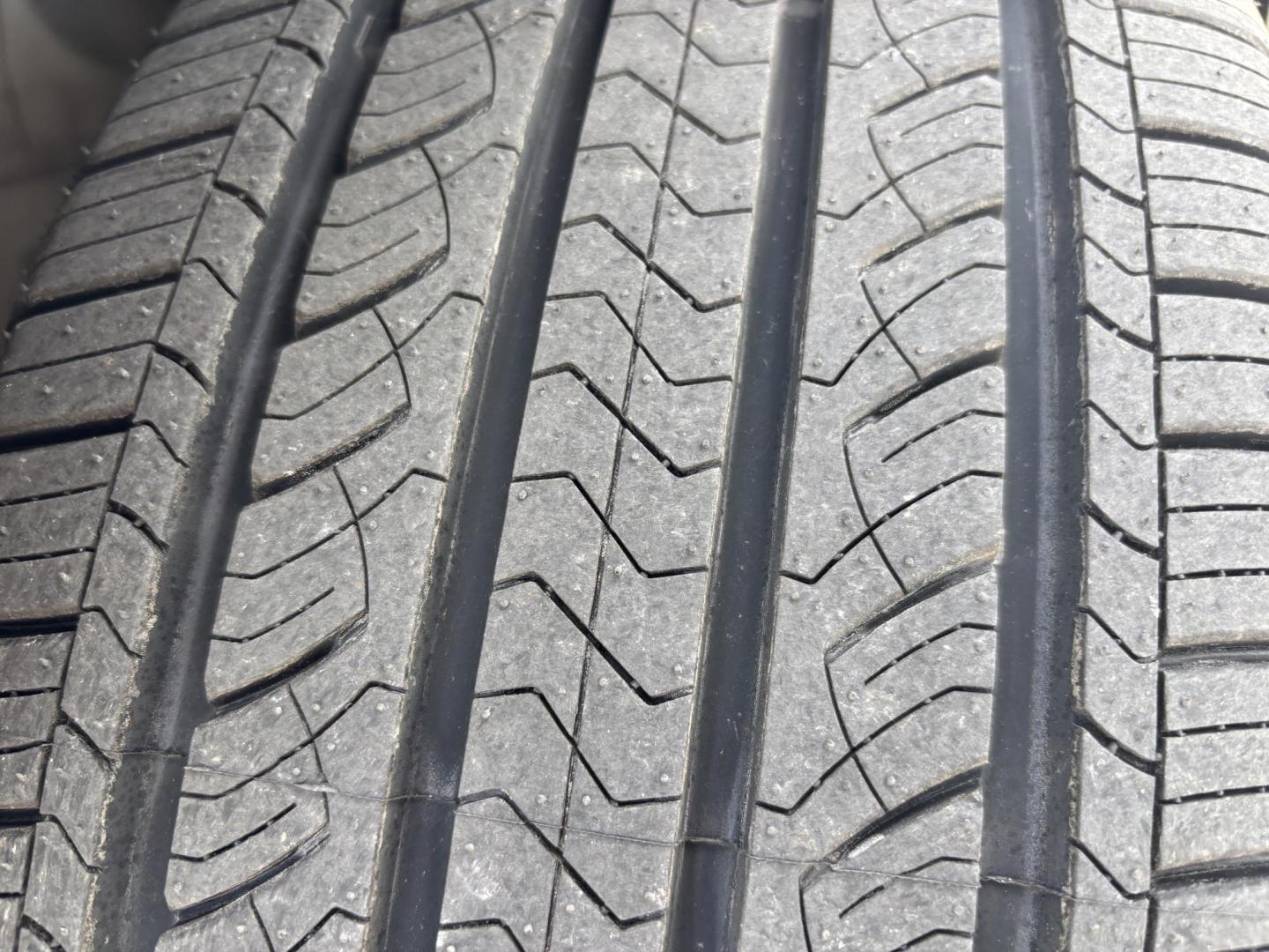 2018 WHITE /BEIGE LEATHER Buick LaCrosse Essence (1G4ZP5SS7JU) with an 3.6L V6 DOHC 24V engine, 8A transmission, located at 11170 Summerlin Square Dr., Fort Myers Beach, FL, 33931, (239) 999-7777, 26.493546, -81.941628 - Photo#35