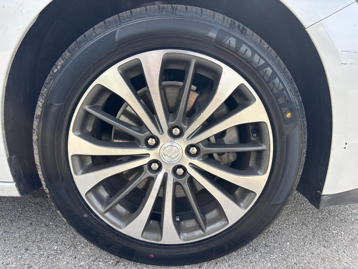 2018 WHITE /BEIGE LEATHER Buick LaCrosse Essence (1G4ZP5SS7JU) with an 3.6L V6 DOHC 24V engine, 8A transmission, located at 11170 Summerlin Square Dr., Fort Myers Beach, FL, 33931, (239) 999-7777, 26.493546, -81.941628 - Photo#36