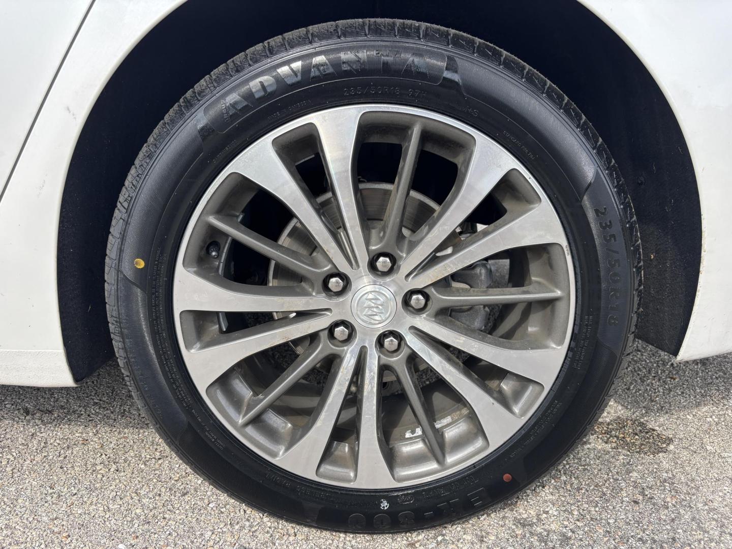 2018 WHITE /BEIGE LEATHER Buick LaCrosse Essence (1G4ZP5SS7JU) with an 3.6L V6 DOHC 24V engine, 8A transmission, located at 11170 Summerlin Square Dr., Fort Myers Beach, FL, 33931, (239) 999-7777, 26.493546, -81.941628 - Photo#38