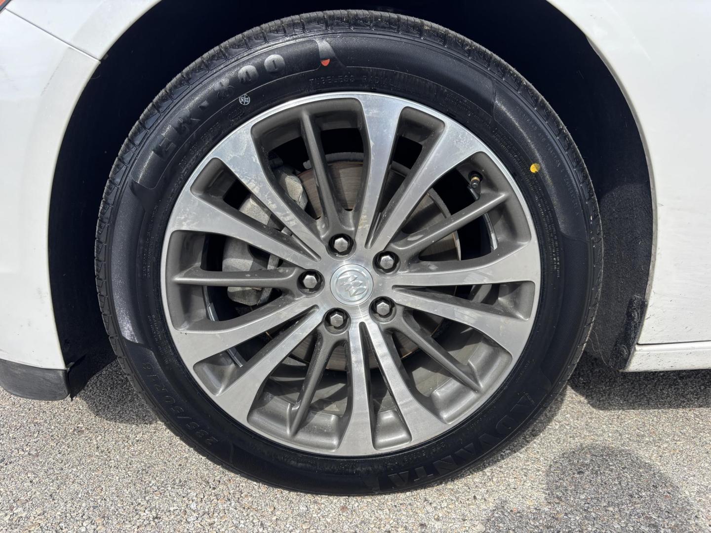 2018 WHITE /BEIGE LEATHER Buick LaCrosse Essence (1G4ZP5SS7JU) with an 3.6L V6 DOHC 24V engine, 8A transmission, located at 11170 Summerlin Square Dr., Fort Myers Beach, FL, 33931, (239) 999-7777, 26.493546, -81.941628 - Photo#39