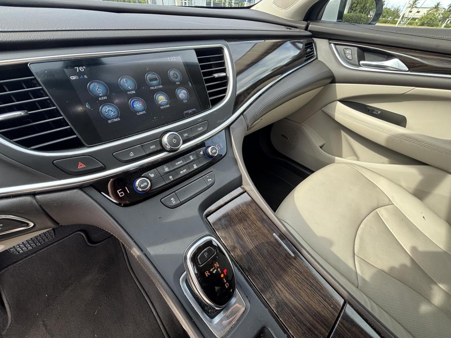 2018 WHITE /BEIGE LEATHER Buick LaCrosse Essence (1G4ZP5SS7JU) with an 3.6L V6 DOHC 24V engine, 8A transmission, located at 11170 Summerlin Square Dr., Fort Myers Beach, FL, 33931, (239) 999-7777, 26.493546, -81.941628 - Photo#16
