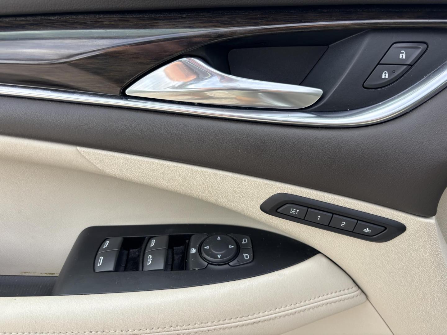 2018 WHITE /BEIGE LEATHER Buick LaCrosse Essence (1G4ZP5SS7JU) with an 3.6L V6 DOHC 24V engine, 8A transmission, located at 11170 Summerlin Square Dr., Fort Myers Beach, FL, 33931, (239) 999-7777, 26.493546, -81.941628 - Photo#30