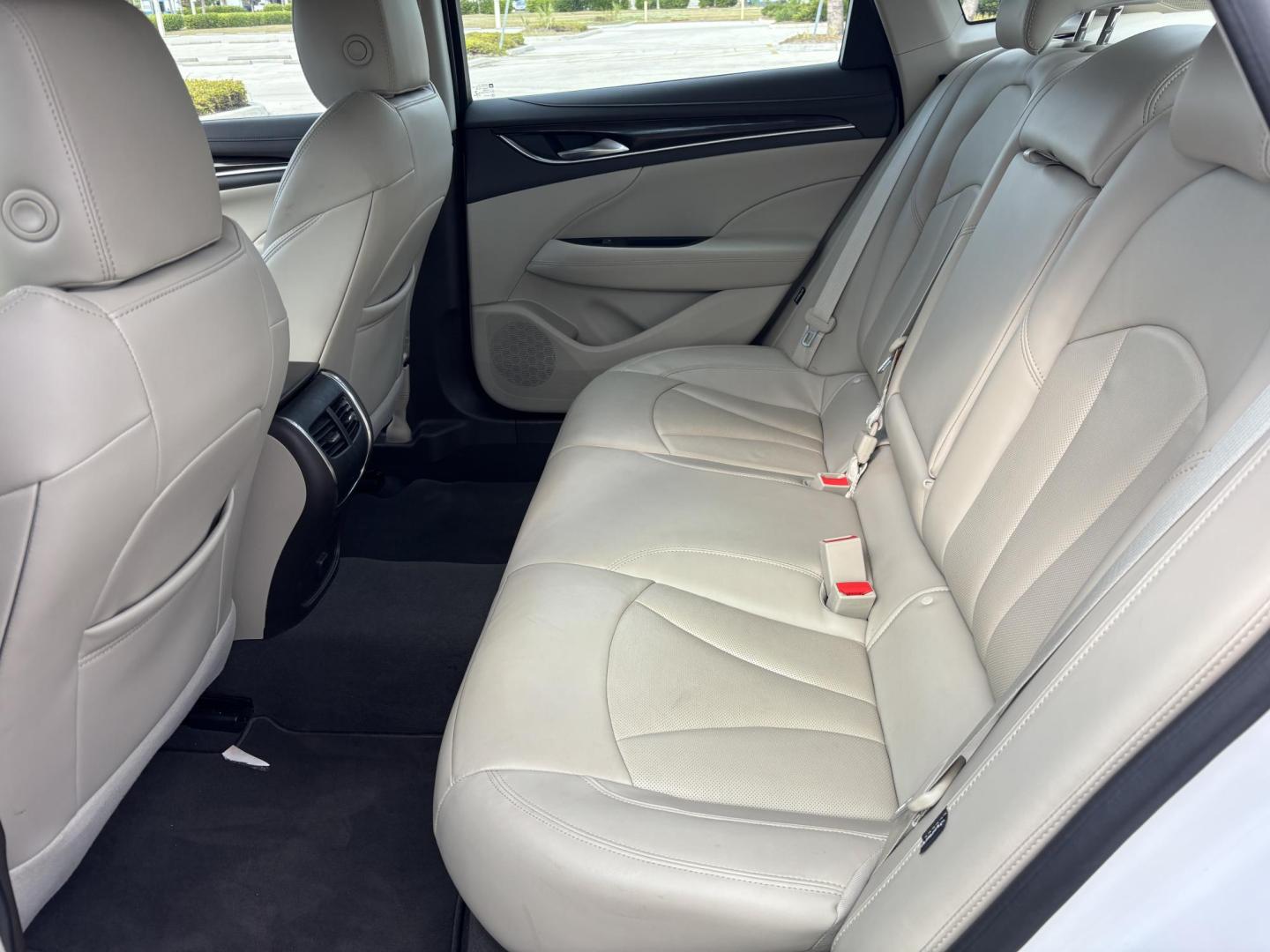 2018 WHITE /BEIGE LEATHER Buick LaCrosse Essence (1G4ZP5SS7JU) with an 3.6L V6 DOHC 24V engine, 8A transmission, located at 11170 Summerlin Square Dr., Fort Myers Beach, FL, 33931, (239) 999-7777, 26.493546, -81.941628 - Photo#22