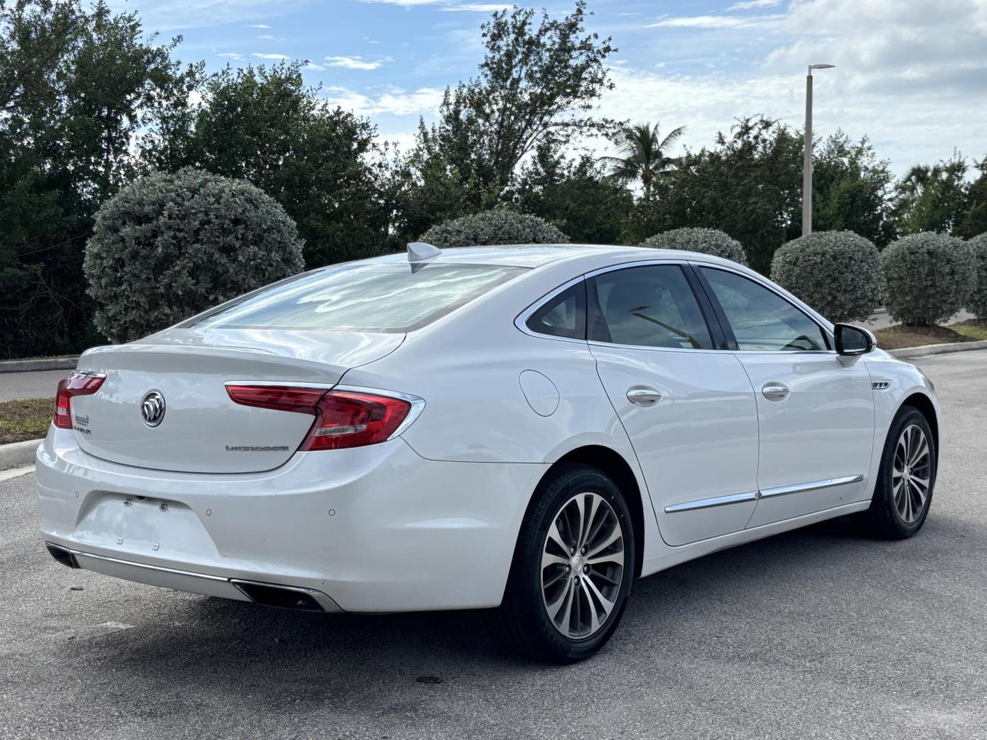 2018 WHITE /BEIGE LEATHER Buick LaCrosse Essence (1G4ZP5SS7JU) with an 3.6L V6 DOHC 24V engine, 8A transmission, located at 11170 Summerlin Square Dr., Fort Myers Beach, FL, 33931, (239) 999-7777, 26.493546, -81.941628 - Photo#3
