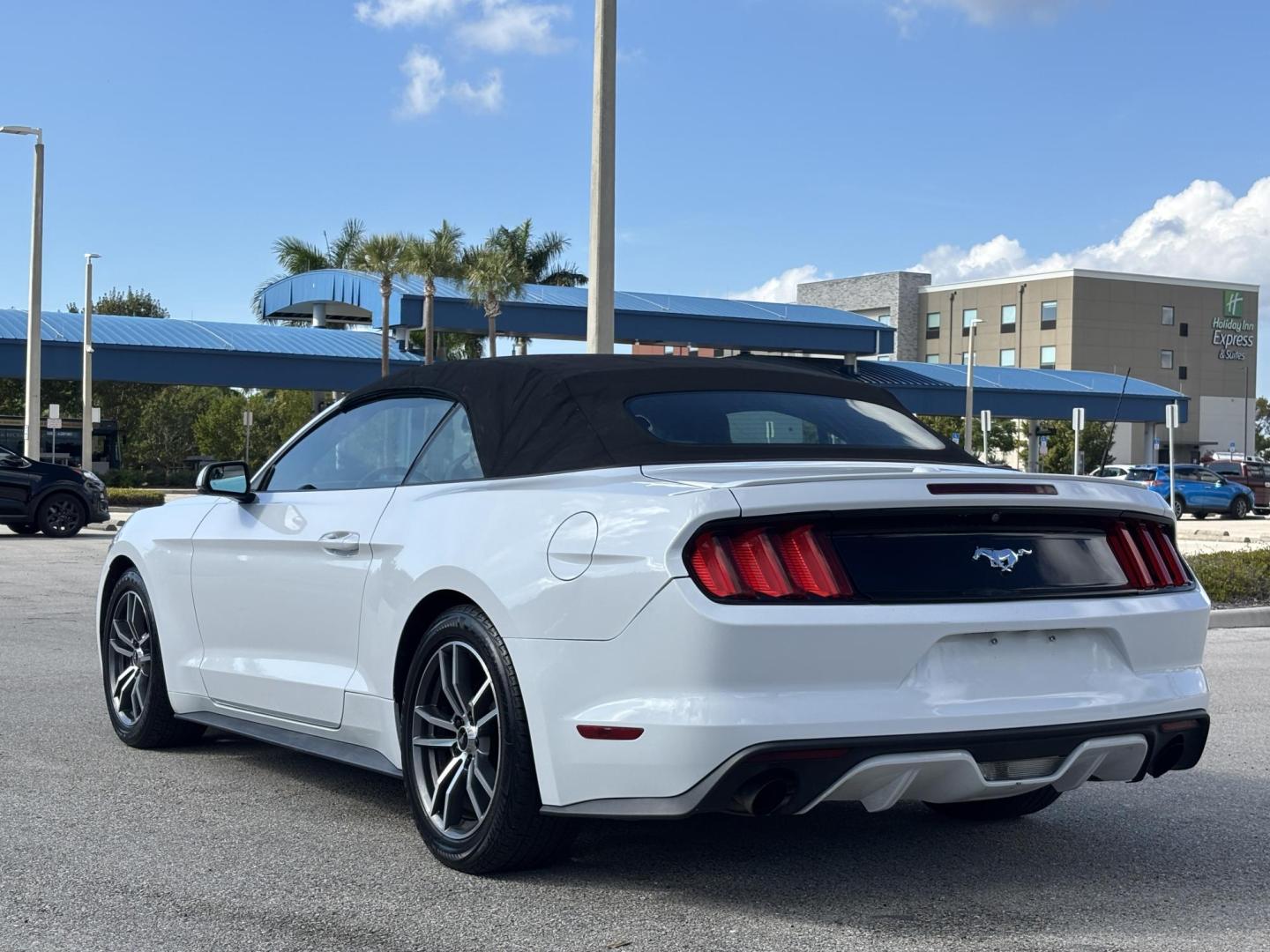 2016 WHITE /CREAM / BLACK LEATHER Ford Mustang EcoBoost Premium Convertible (1FATP8UH4G5) with an 2.3L L4 DOHC 16V engine, 6-Speed Automatic transmission, located at 11170 Summerlin Square Dr., Fort Myers Beach, FL, 33931, (239) 999-7777, 26.493546, -81.941628 - Photo#13