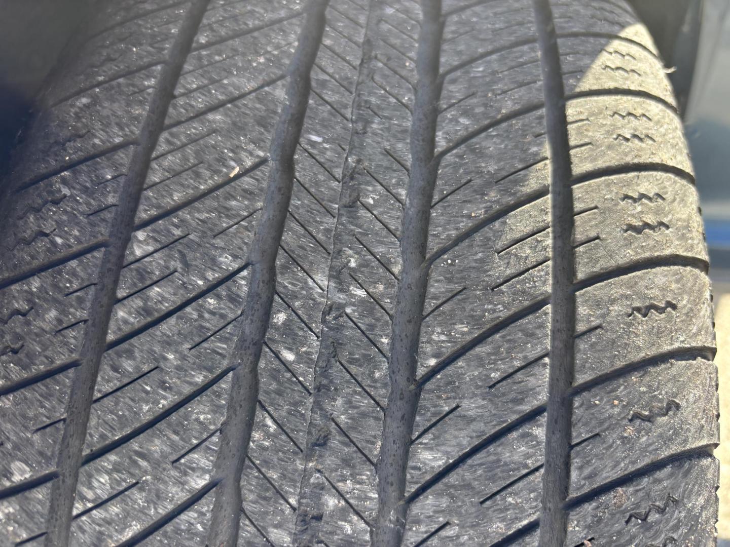 2018 BLUE /BEIGE LEATHER Lincoln MKZ Hybrid Select (3LN6L5LU9JR) with an 2.0L L4 DOHC 16V HYBRID engine, CVT transmission, located at 11170 Summerlin Square Dr., Fort Myers Beach, FL, 33931, (239) 999-7777, 26.493546, -81.941628 - Photo#35