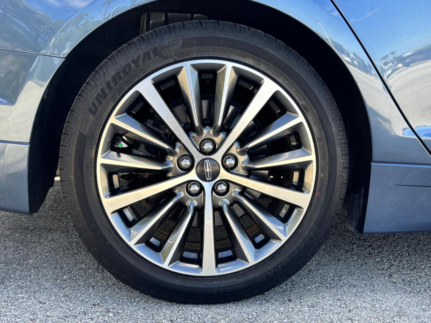 2018 BLUE /BEIGE LEATHER Lincoln MKZ Hybrid Select (3LN6L5LU9JR) with an 2.0L L4 DOHC 16V HYBRID engine, CVT transmission, located at 11170 Summerlin Square Dr., Fort Myers Beach, FL, 33931, (239) 999-7777, 26.493546, -81.941628 - Photo#37