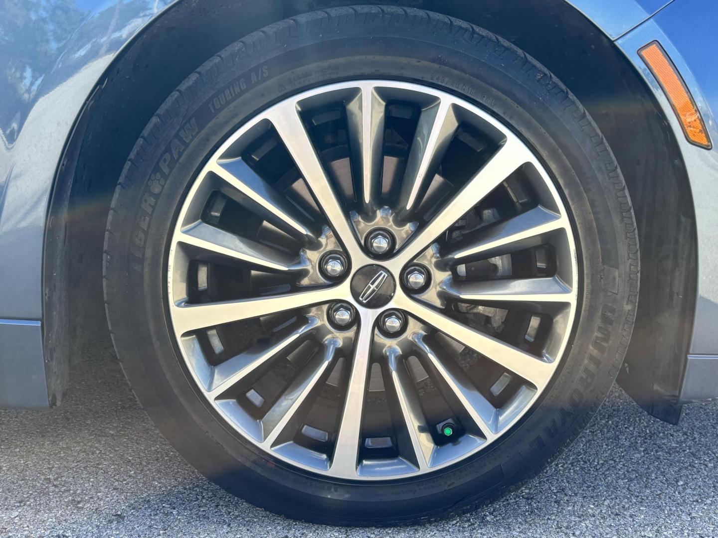 2018 BLUE /BEIGE LEATHER Lincoln MKZ Hybrid Select (3LN6L5LU9JR) with an 2.0L L4 DOHC 16V HYBRID engine, CVT transmission, located at 11170 Summerlin Square Dr., Fort Myers Beach, FL, 33931, (239) 999-7777, 26.493546, -81.941628 - Photo#36