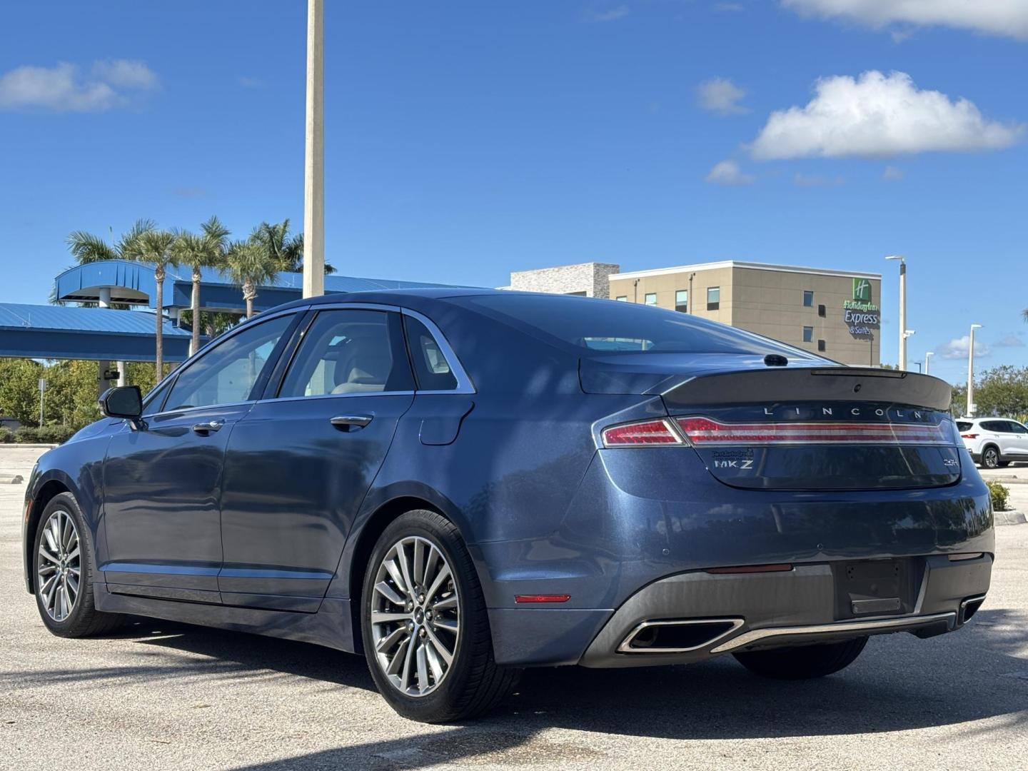 2018 BLUE /BEIGE LEATHER Lincoln MKZ Hybrid Select (3LN6L5LU9JR) with an 2.0L L4 DOHC 16V HYBRID engine, CVT transmission, located at 11170 Summerlin Square Dr., Fort Myers Beach, FL, 33931, (239) 999-7777, 26.493546, -81.941628 - Photo#6