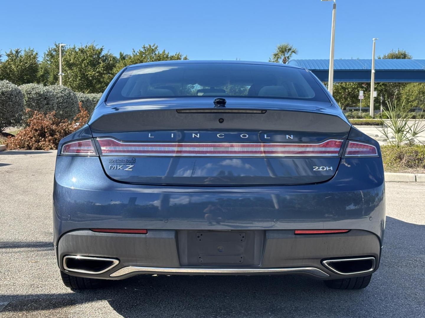 2018 BLUE /BEIGE LEATHER Lincoln MKZ Hybrid Select (3LN6L5LU9JR) with an 2.0L L4 DOHC 16V HYBRID engine, CVT transmission, located at 11170 Summerlin Square Dr., Fort Myers Beach, FL, 33931, (239) 999-7777, 26.493546, -81.941628 - Photo#5