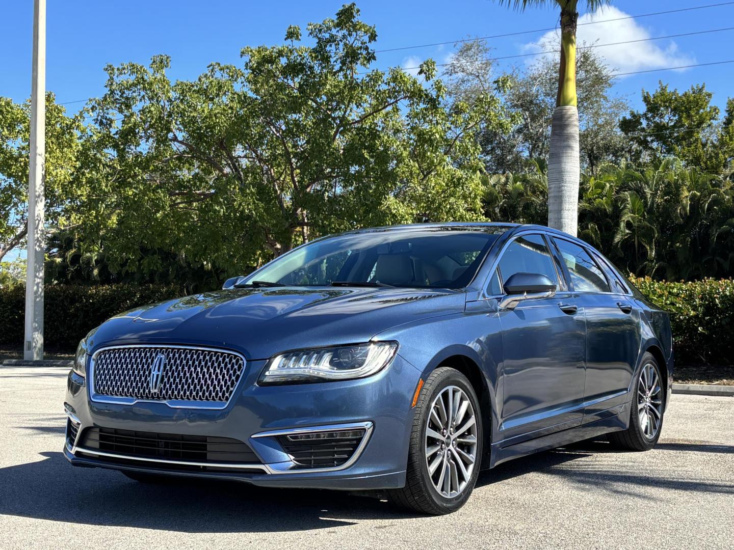 2018 BLUE /BEIGE LEATHER Lincoln MKZ Hybrid Select (3LN6L5LU9JR) with an 2.0L L4 DOHC 16V HYBRID engine, CVT transmission, located at 11170 Summerlin Square Dr., Fort Myers Beach, FL, 33931, (239) 999-7777, 26.493546, -81.941628 - Photo#1