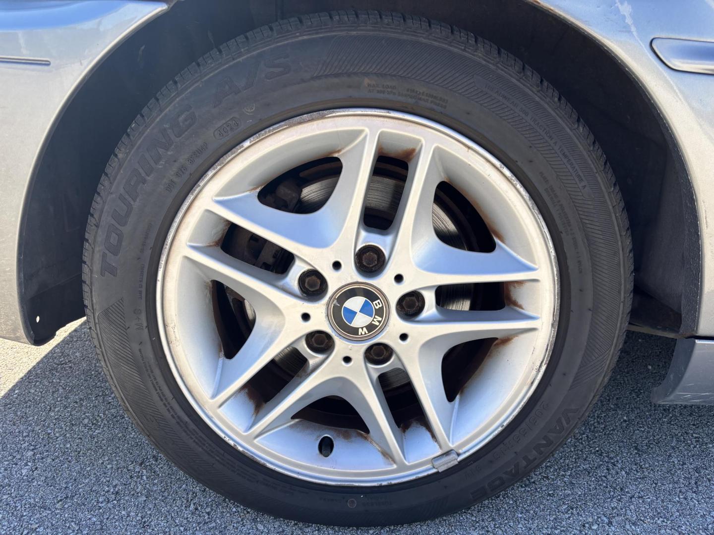 2004 GRAY /BLACK LEATHER BMW 3-Series 325Ci convertible (WBABW33494P) with an 2.5L L6 DOHC 24V engine, 5-Speed Automatic transmission, located at 11170 Summerlin Square Dr., Fort Myers Beach, FL, 33931, (239) 999-7777, 26.493546, -81.941628 - Photo#23