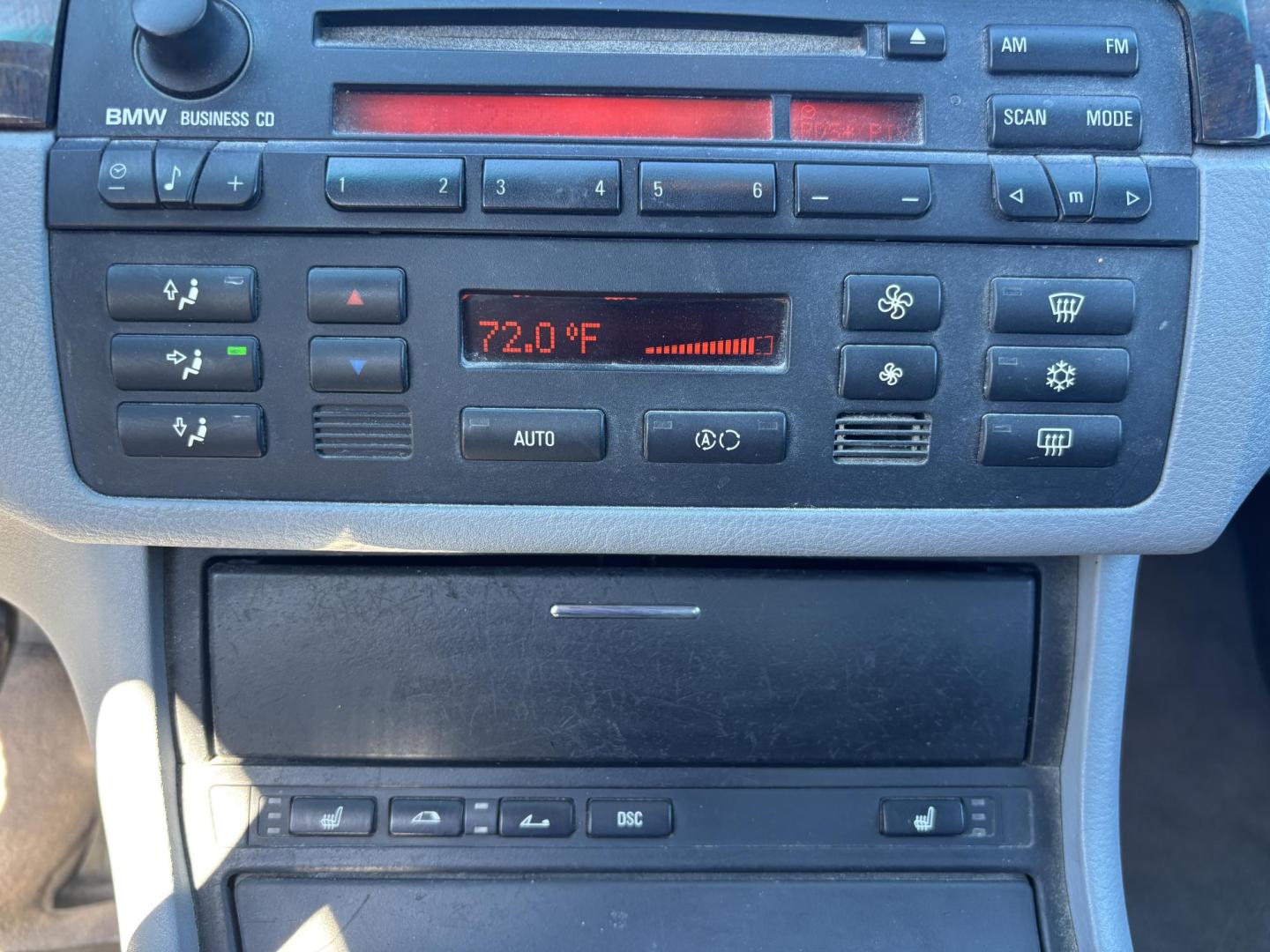 2004 GRAY /BLACK LEATHER BMW 3-Series 325Ci convertible (WBABW33494P) with an 2.5L L6 DOHC 24V engine, 5-Speed Automatic transmission, located at 11170 Summerlin Square Dr., Fort Myers Beach, FL, 33931, (239) 999-7777, 26.493546, -81.941628 - Photo#14