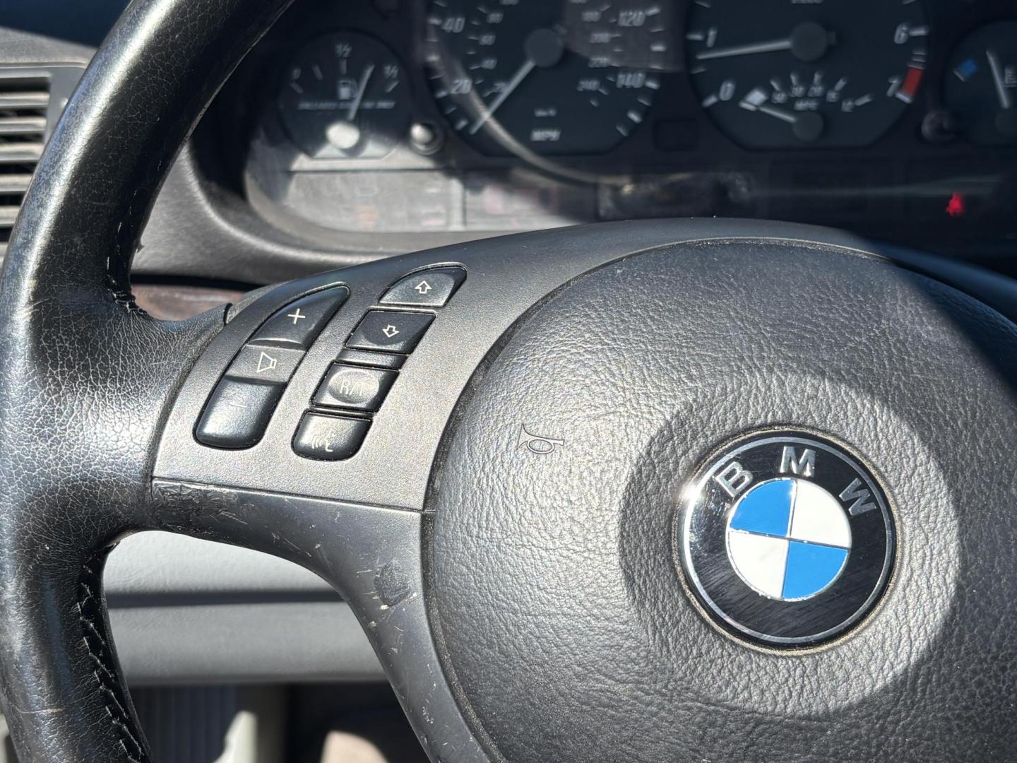 2004 GRAY /BLACK LEATHER BMW 3-Series 325Ci convertible (WBABW33494P) with an 2.5L L6 DOHC 24V engine, 5-Speed Automatic transmission, located at 11170 Summerlin Square Dr., Fort Myers Beach, FL, 33931, (239) 999-7777, 26.493546, -81.941628 - Photo#19