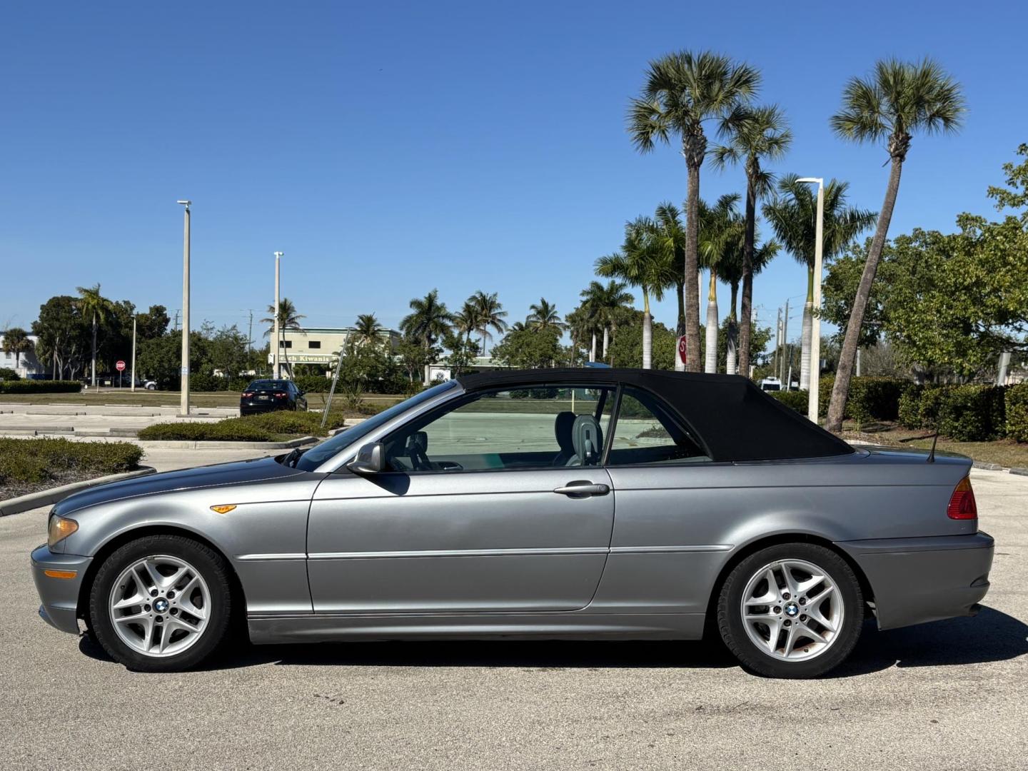 2004 GRAY /BLACK LEATHER BMW 3-Series 325Ci convertible (WBABW33494P) with an 2.5L L6 DOHC 24V engine, 5-Speed Automatic transmission, located at 11170 Summerlin Square Dr., Fort Myers Beach, FL, 33931, (239) 999-7777, 26.493546, -81.941628 - Photo#8