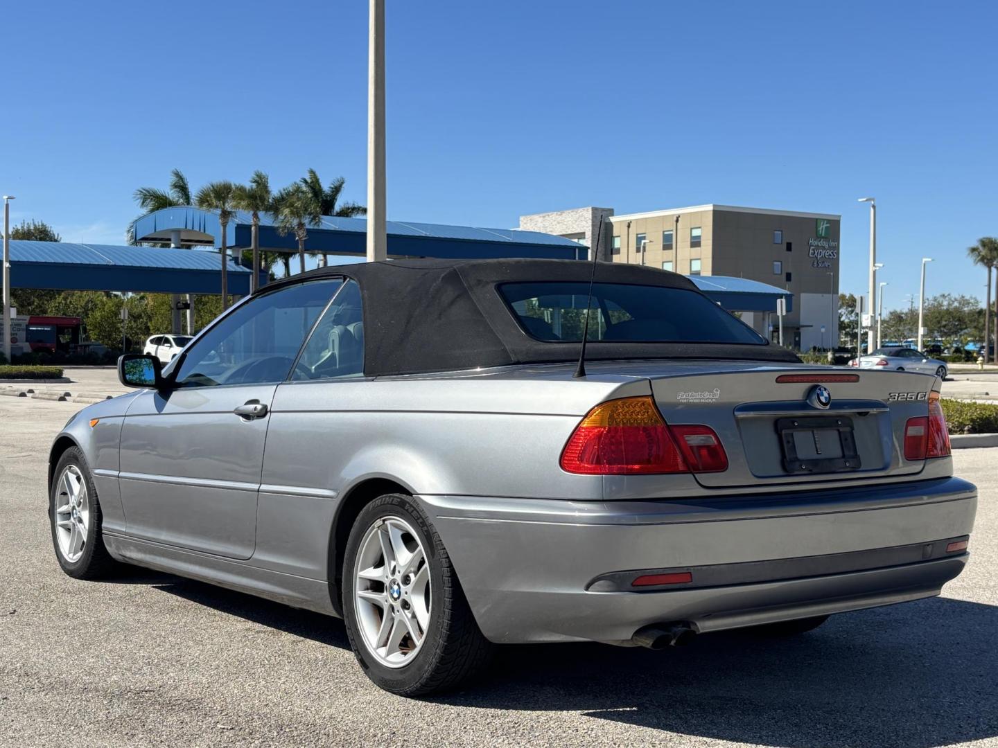 2004 GRAY /BLACK LEATHER BMW 3-Series 325Ci convertible (WBABW33494P) with an 2.5L L6 DOHC 24V engine, 5-Speed Automatic transmission, located at 11170 Summerlin Square Dr., Fort Myers Beach, FL, 33931, (239) 999-7777, 26.493546, -81.941628 - Photo#7