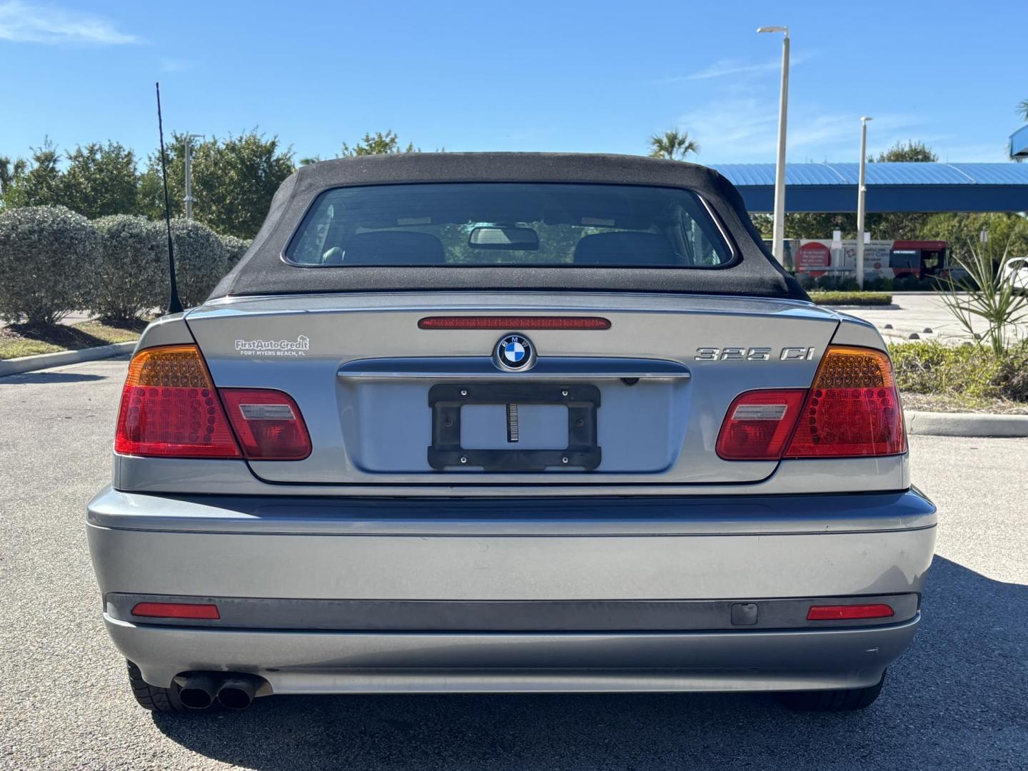 2004 GRAY /BLACK LEATHER BMW 3-Series 325Ci convertible (WBABW33494P) with an 2.5L L6 DOHC 24V engine, 5-Speed Automatic transmission, located at 11170 Summerlin Square Dr., Fort Myers Beach, FL, 33931, (239) 999-7777, 26.493546, -81.941628 - Photo#6