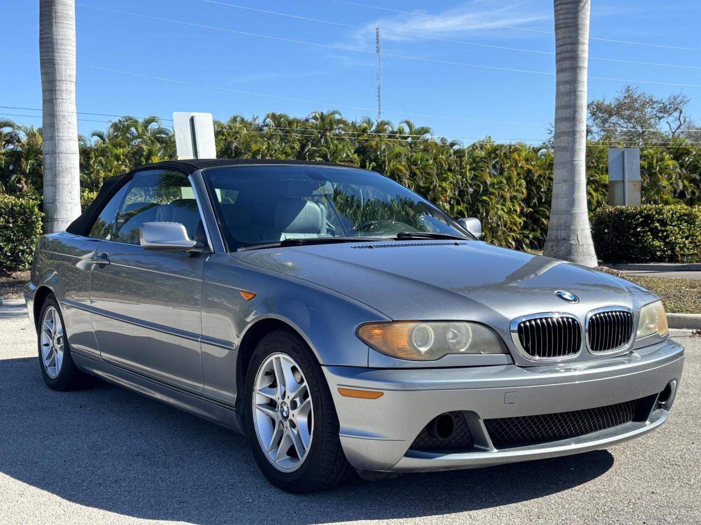 2004 GRAY /BLACK LEATHER BMW 3-Series 325Ci convertible (WBABW33494P) with an 2.5L L6 DOHC 24V engine, 5-Speed Automatic transmission, located at 11170 Summerlin Square Dr., Fort Myers Beach, FL, 33931, (239) 999-7777, 26.493546, -81.941628 - Photo#3