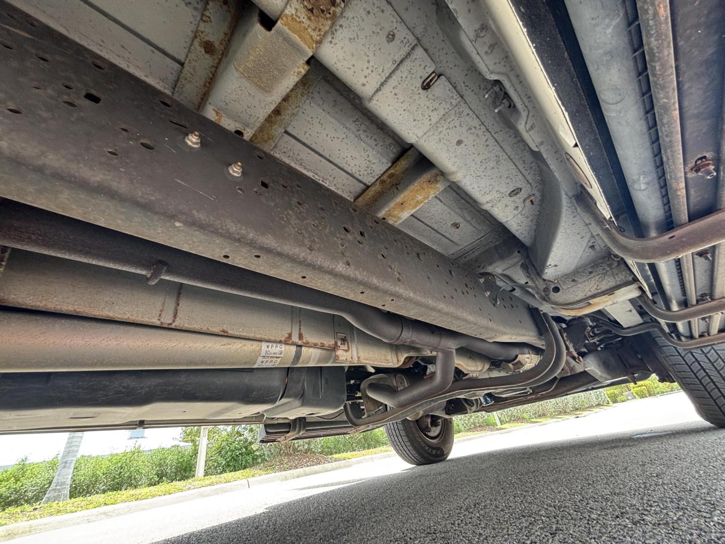 2010 WHITE /GRAY CLOTH Ford E-Series Wagon E-350 XL Super Duty Extended (1FBSS3BL3AD) with an 5.4L V8 SOHC 16V engine, 4 Speed Automatic transmission, located at 11170 Summerlin Square Dr., Fort Myers Beach, FL, 33931, (239) 999-7777, 26.493546, -81.941628 - Check out this heavy-duty and spacious 2010 Ford E-350 Super Duty Wagon XLT — offering 128,000 miles and built to handle large groups, work needs, or commercial use with ease. Powered by a strong 5.4L V8 engine and paired with rear-wheel drive, this E-350 delivers the durability and performance - Photo#28