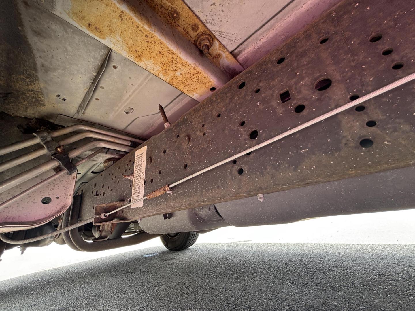 2010 WHITE /GRAY CLOTH Ford E-Series Wagon E-350 XL Super Duty Extended (1FBSS3BL3AD) with an 5.4L V8 SOHC 16V engine, 4 Speed Automatic transmission, located at 11170 Summerlin Square Dr., Fort Myers Beach, FL, 33931, (239) 999-7777, 26.493546, -81.941628 - Check out this heavy-duty and spacious 2010 Ford E-350 Super Duty Wagon XLT — offering 128,000 miles and built to handle large groups, work needs, or commercial use with ease. Powered by a strong 5.4L V8 engine and paired with rear-wheel drive, this E-350 delivers the durability and performance - Photo#29