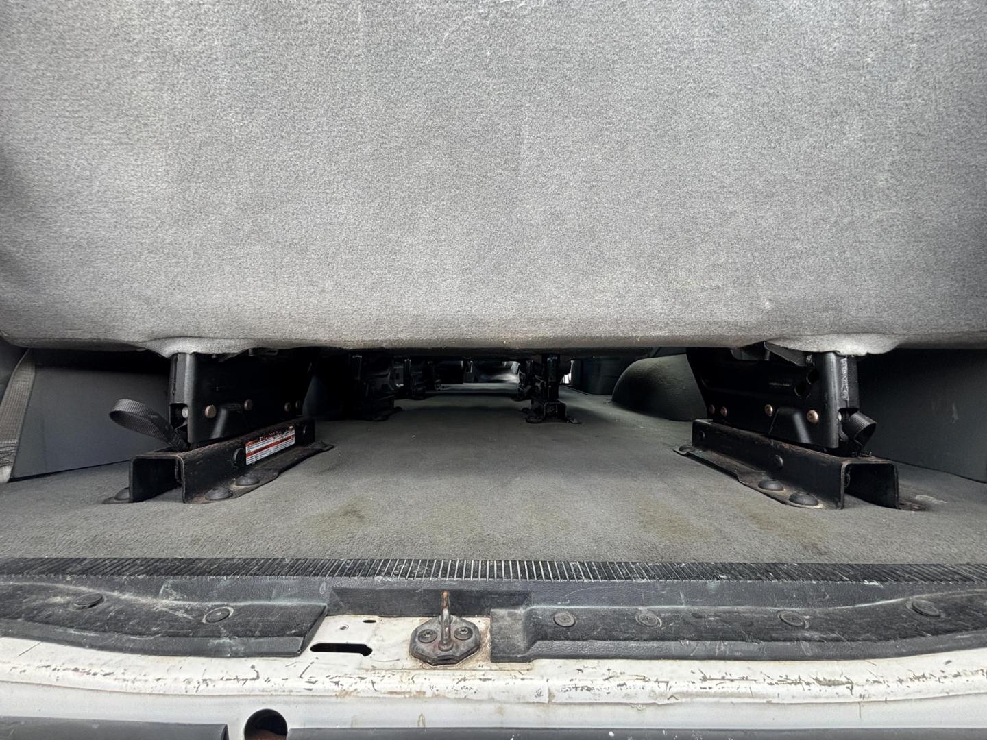 2010 WHITE /GRAY CLOTH Ford E-Series Wagon E-350 XL Super Duty Extended (1FBSS3BL3AD) with an 5.4L V8 SOHC 16V engine, 4 Speed Automatic transmission, located at 11170 Summerlin Square Dr., Fort Myers Beach, FL, 33931, (239) 999-7777, 26.493546, -81.941628 - Check out this heavy-duty and spacious 2010 Ford E-350 Super Duty Wagon XLT — offering 128,000 miles and built to handle large groups, work needs, or commercial use with ease. Powered by a strong 5.4L V8 engine and paired with rear-wheel drive, this E-350 delivers the durability and performance - Photo#23